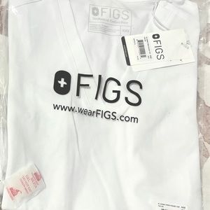 Figs Casma Three pocket top in white